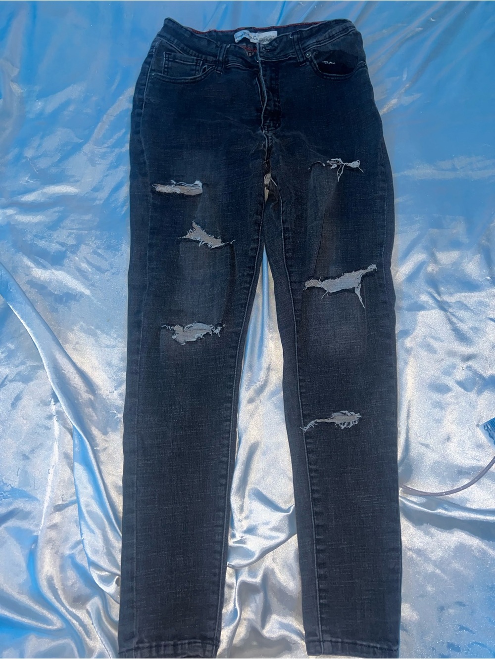 Women’s Dark Wash Distressed Skinny Jeans - Black